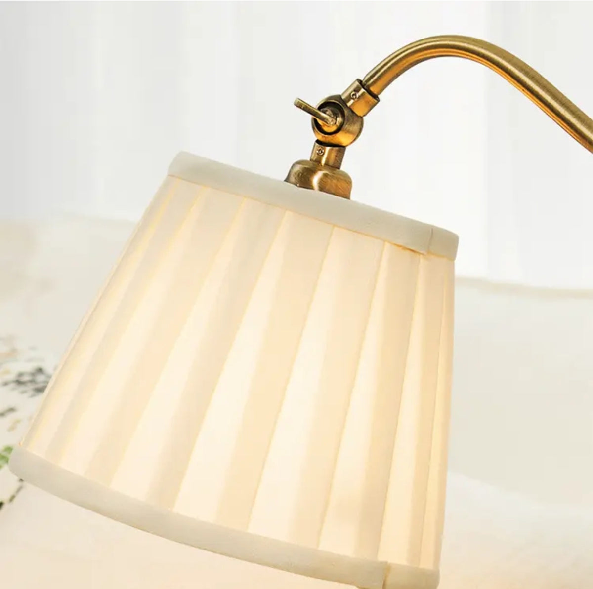 Boomery Gold Table Lamp