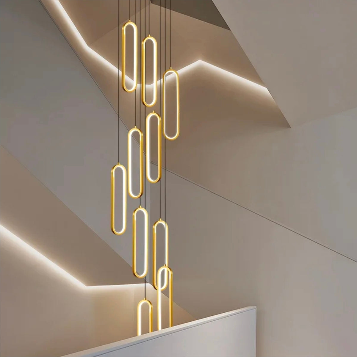 Verbrande Luebbert Gold & Black Stiarcase Chandelier